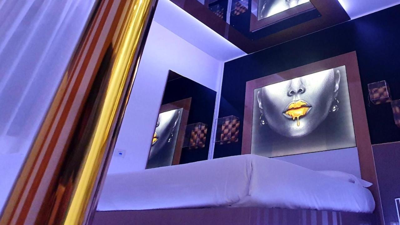 C Rooms - Love Motel Monza 시니셀로발사모 외부 사진